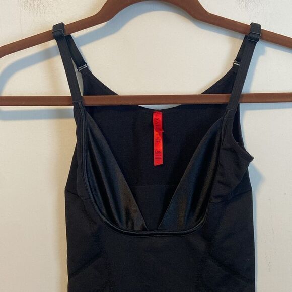 SPANX Black Slimmer & Shine Open Bust Bodysuit Shapewear Size Medium - Picture 2 of 7
